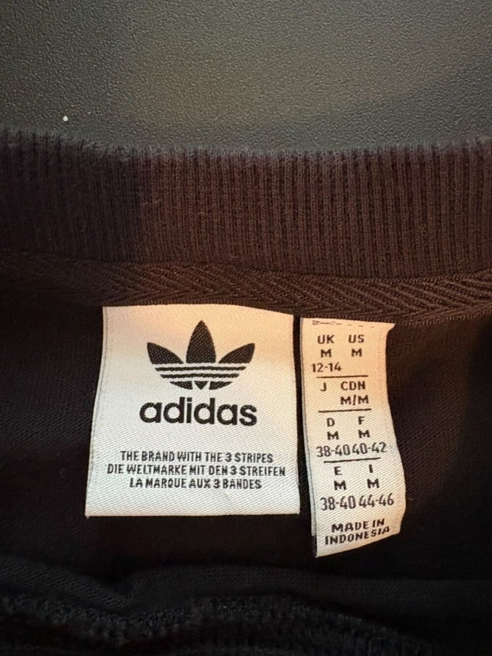 Adidas Women's Black Cropped Trefoil T-Shirt, Cap Sleeves, Size Medium - Picture 3 of 6